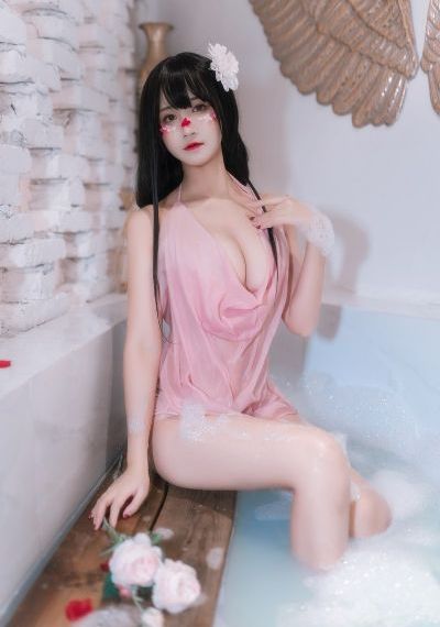 欧美服饰海报手绘_1080免费播放
