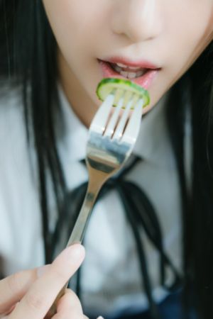 欧美背后拥抱图片_剧情片高清视频播放