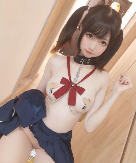 美女洗澡秘无遮挡直播_4K完整在线观看