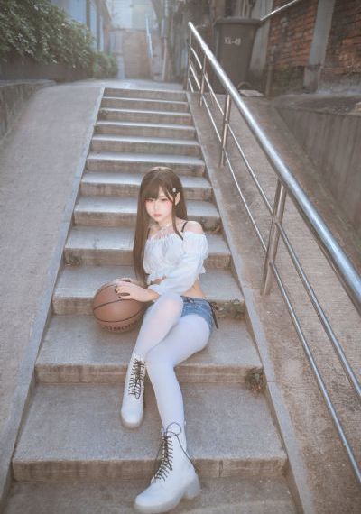 欧美放荡寡妇在线视频_超清手机在线看
