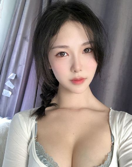 头像女欧美2022_高清完整版观看