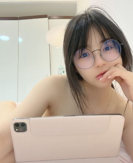 日韩杂志款饰品_剧情片HD高清在线观看