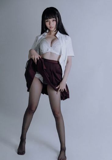 欧美大牌走秀女装换装_蓝光天堂在线
